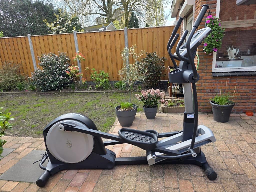 Zo goed als nieuwe NordicTrack E10 Crosstrainer, Benen, Ophalen of Verzenden, Zo goed als nieuw, Crosstrainer