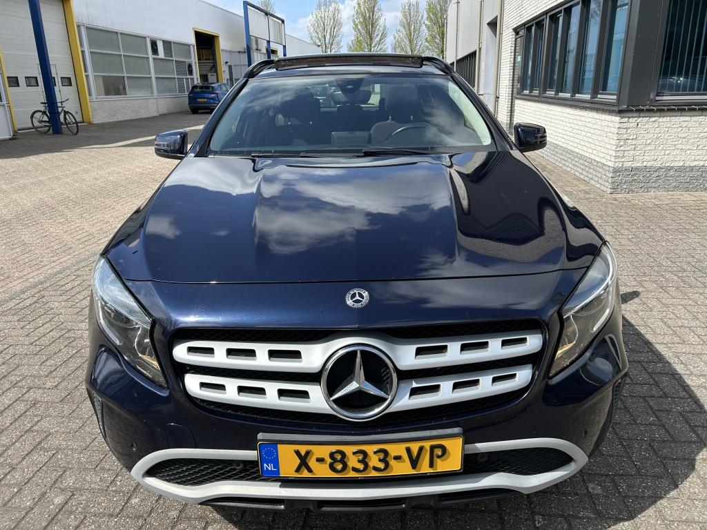 Mercedes-Benz GLA 200 Business 157PK PANO CARPLAY NAVI STOEL, Automaat, Stof, Gebruikt, Euro 6