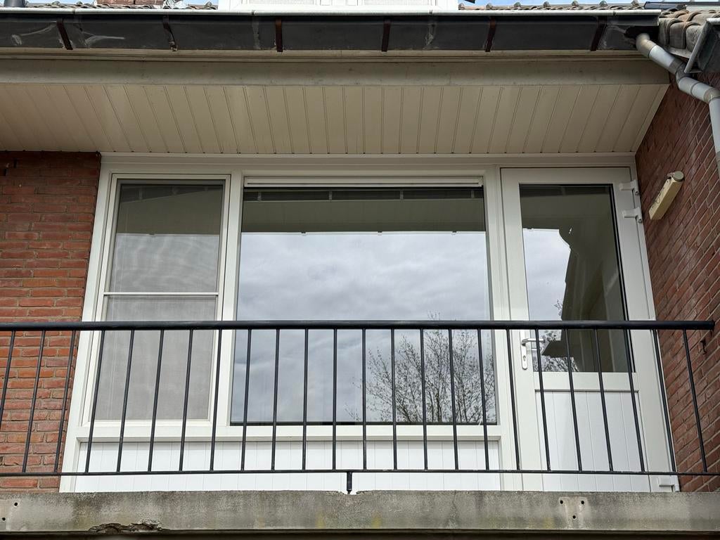 Kunststof kozijn met horren en ventilatierooster, Doe-het-zelf en Verbouw, Kozijnen en Schuifpuien, Ophalen, Kunststof, Gebruikt