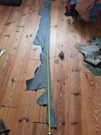 2 Stukken Grijs Rundleer, Gebruikt, Leer of Kunstleer, 200 cm of meer, Ophalen of Verzenden