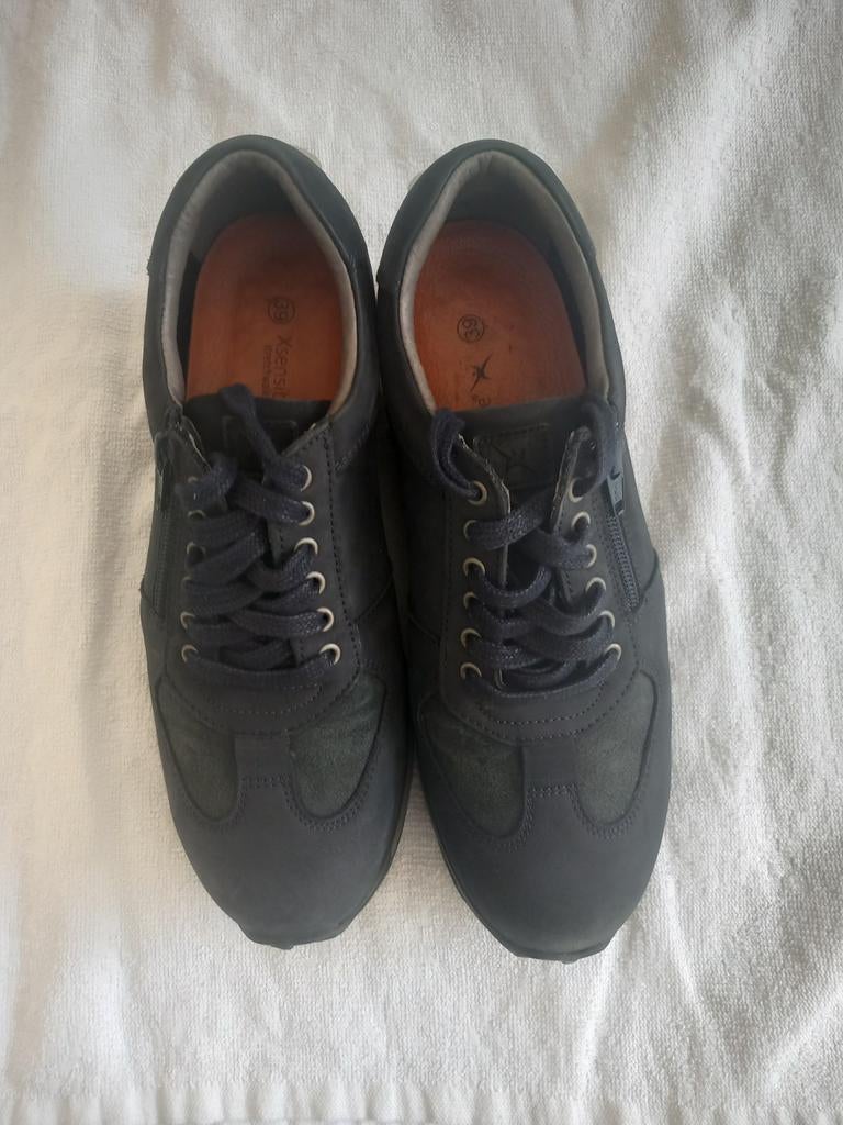 Xsensible 39 donkerblauw, Ophalen of Verzenden, Zo goed als nieuw, Blauw, Sneakers of Gympen