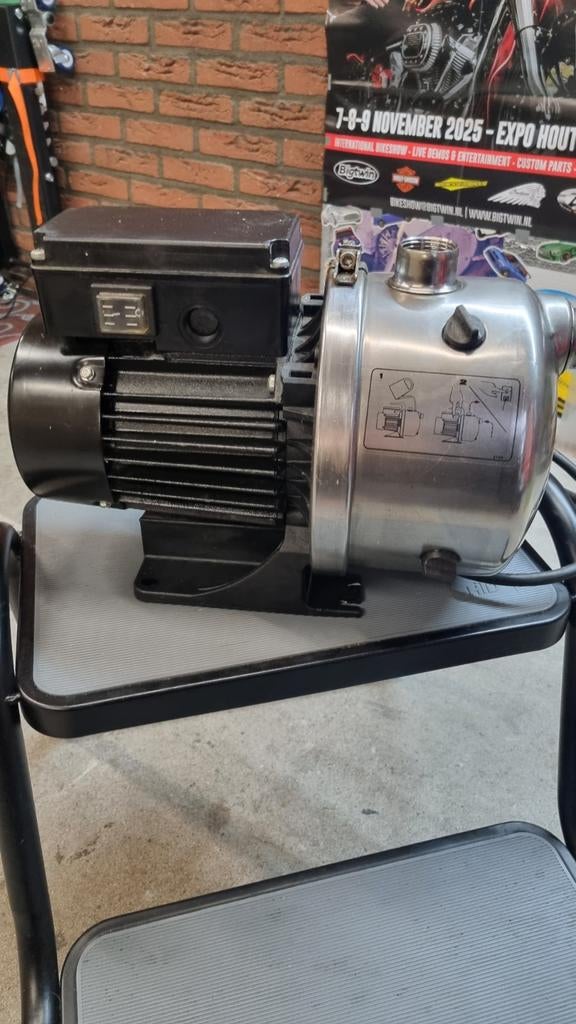 GRUNDFOS hydrofoorpomp, Ophalen