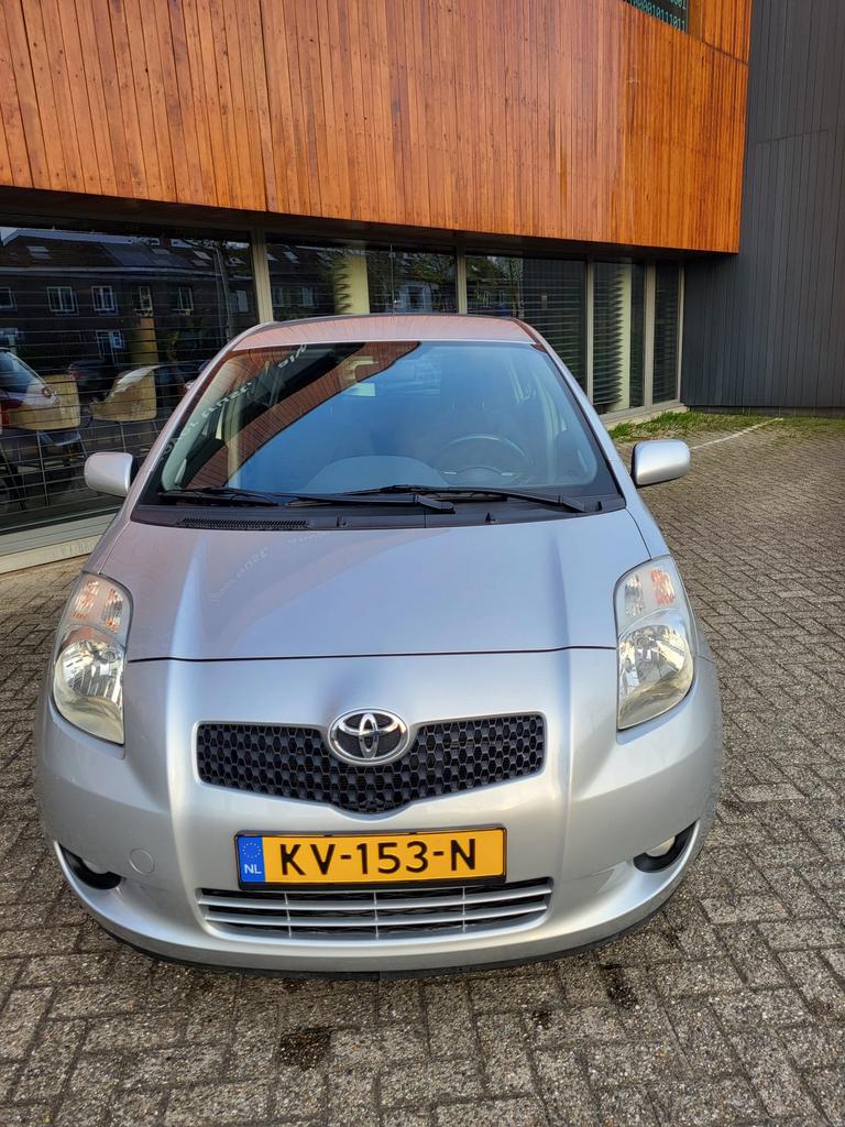 Toyota Yaris 1.3 AUTOMAAT VVTi Sol 16V MMT airco, 40 €/maand, 750 kg, 4 cilinders, Bedrijf
