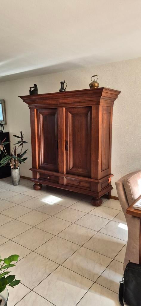 Eiken kast. Moet weg, Ophalen of Verzenden