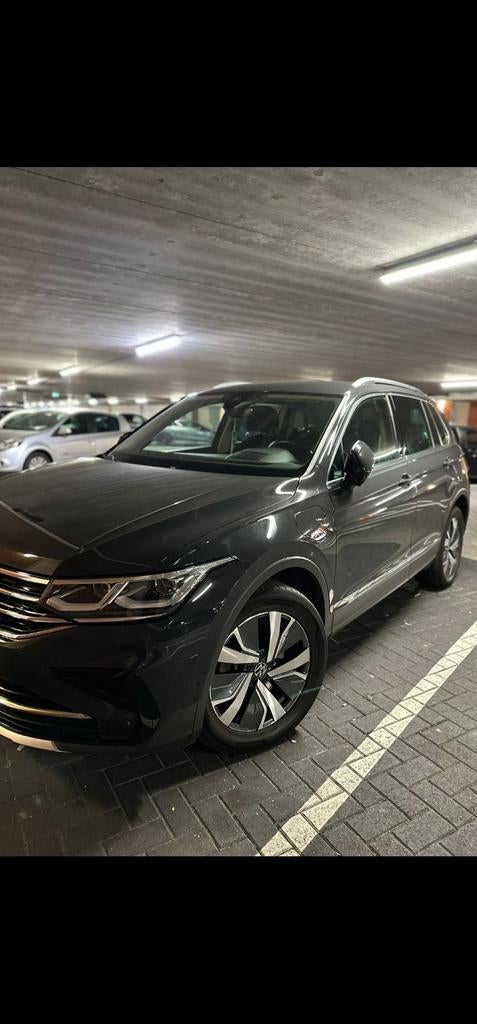 Volkswagen Tiguan 1.4 TSI Ehybrid 245pk DSG 2021 Grijs, 1800 kg, Zwart, 4 cilinders, Alcantara