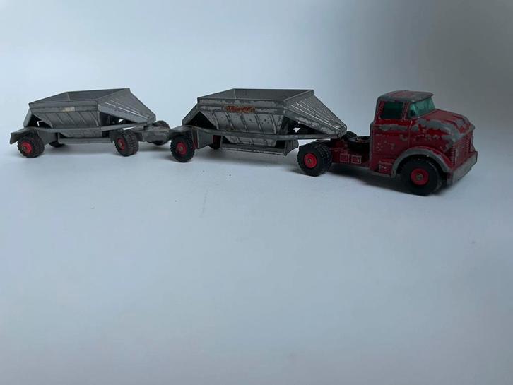 Model GMC Freuhauf hopper M-4 Lesney Matchbox (1:55 of 1:64), Hobby en Vrije tijd, Modelauto's | 1:50, Gebruikt, Bus of Vrachtwagen