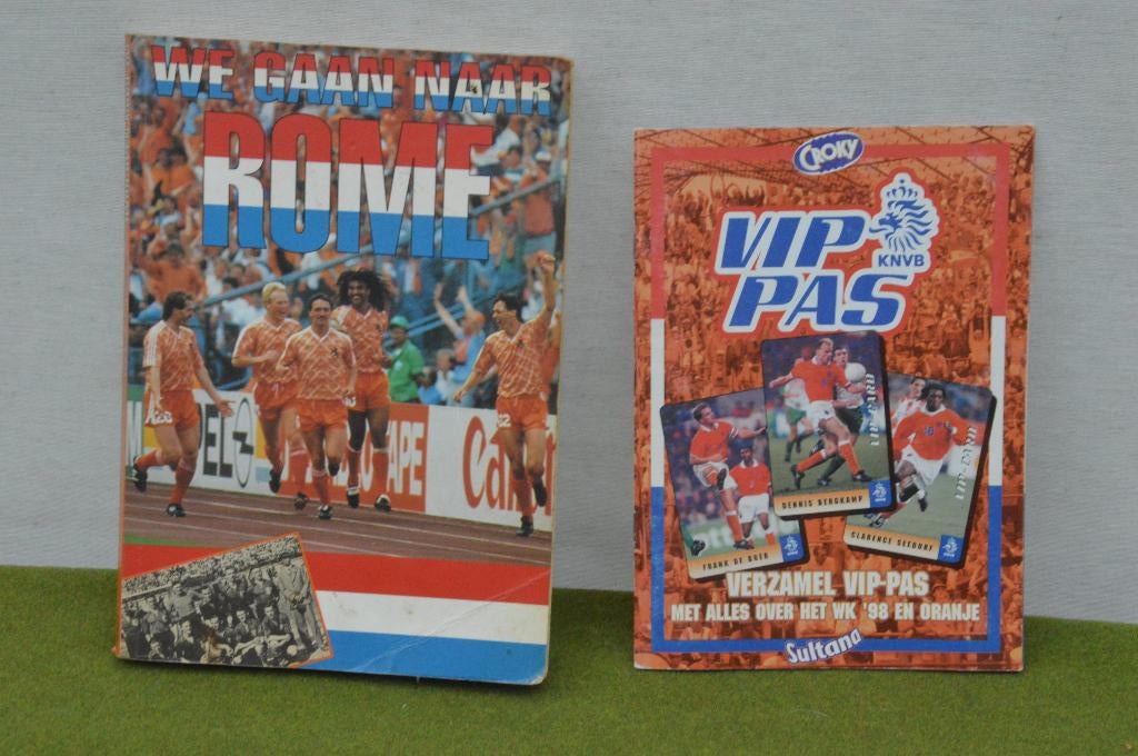 Vintage VIP PAS KNVB 98 Croky cards album alles over WK 1998, Ophalen of Verzenden, Gebruikt, Overige binnenlandse clubs, Poster, Plaatje of Sticker