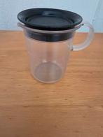 Tupperware schenkkannetje met deksel, Huis en Inrichting, Ophalen of Verzenden, Gebruikt, Wit, Beker of Kan