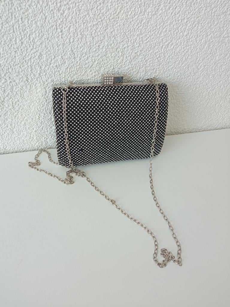 Zwart avondtasje met glitters en zilveren ketting, Ophalen of Verzenden, Zo goed als nieuw, Zwart, Avondtasje