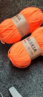 Fel oranje (2) breiwol Saskia, Ophalen, Nieuw, Haken, Wol of Garen