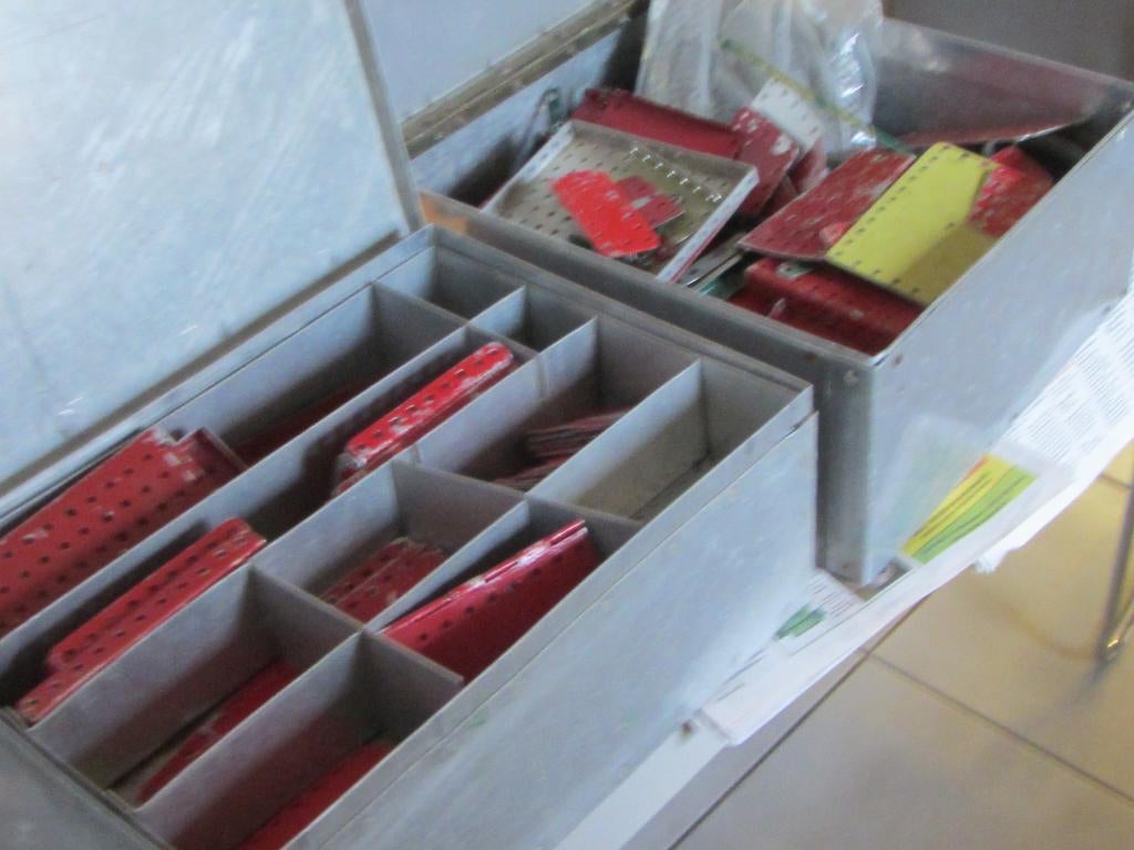 Heel veel oud meccano in  2 kisten, Ophalen