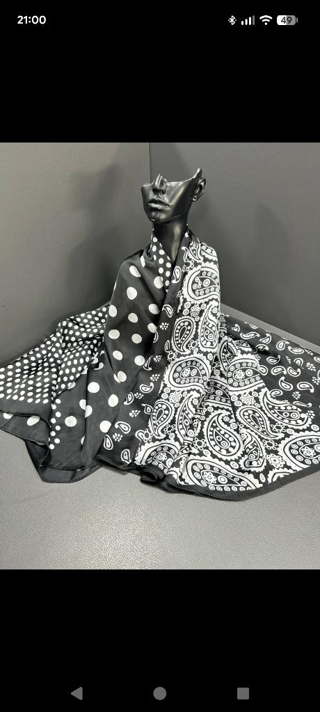 Caracciolo zijde sjaal, Kleding | Dames, Mutsen, Sjaals en Handschoenen, Maat 46/48 (XL) of groter, Nieuw, Ophalen of Verzenden