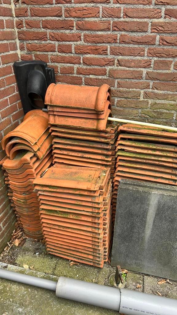 Dakpannen 90 stuks, Ophalen, Gebruikt, Steen of Klei, 5 tot 10 m²