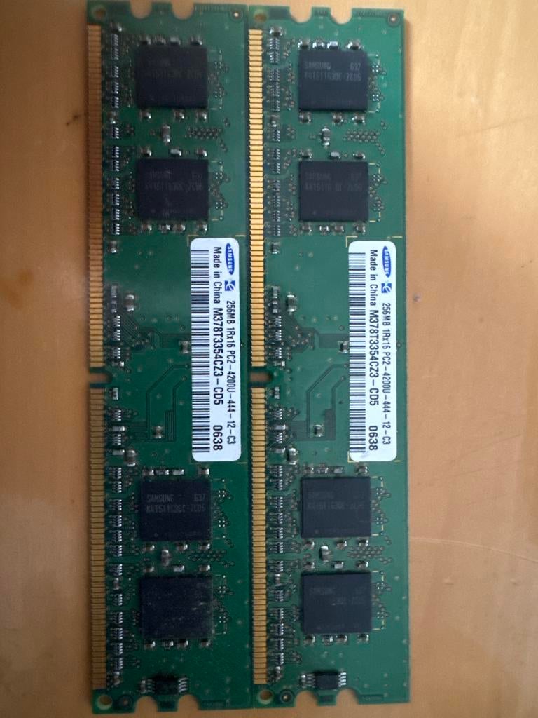 2x Samsung 256MB PC2-4200U DDR2 RAM Geheugenmodules, Server, Ophalen of Verzenden, DDR2, Gebruikt