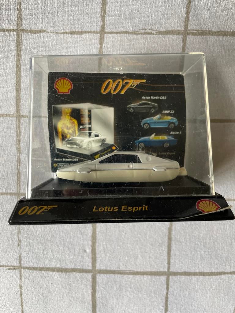 Modelauto James Bond 007 Lotus Esprit, Hobby en Vrije tijd, Modelbouw | Auto's en Voertuigen, Overige merken, Gebruikt, 1:50 of kleiner