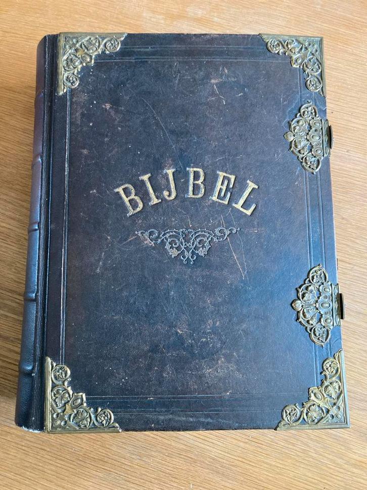 Oude Statenbijbel met Messing Beslag, Antiek en Kunst, Antiek | Boeken en Bijbels, Ophalen of Verzenden