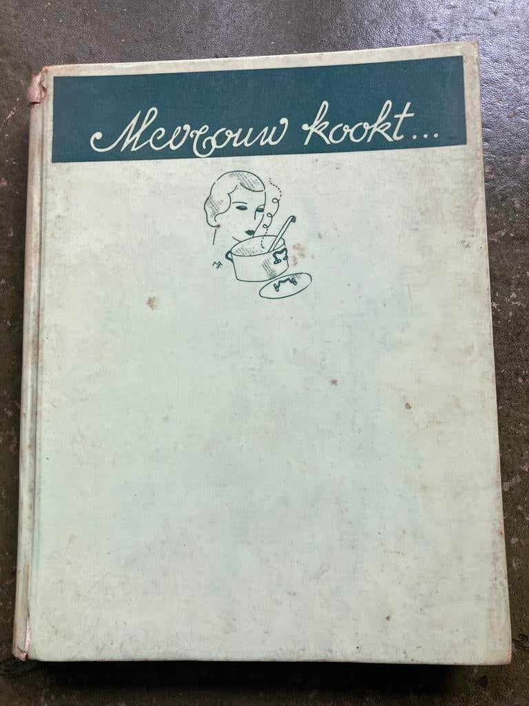 Kookboek ‘Mevrouw kookt…’ uit 1935, Boeken, Kookboeken, Ophalen of Verzenden, Gelezen, Italië