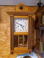 Kleine houten regulateur wandklok, Antiek en Kunst, Antiek | Klokken, Ophalen of Verzenden