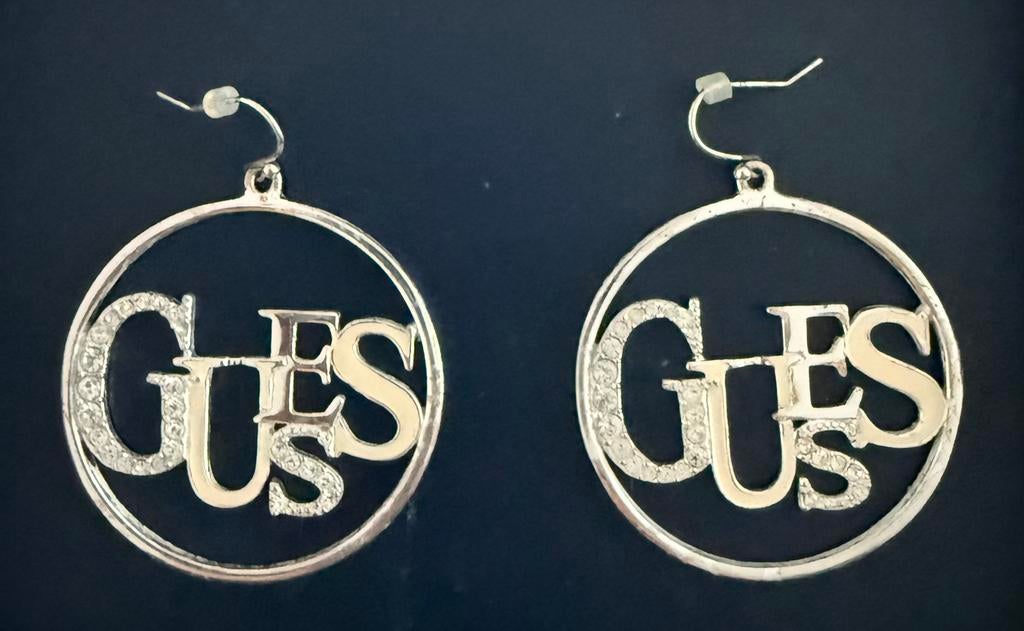 Guess Zilverkleurige Oorbellen met Strass, Ophalen, Overige materialen, Zilver, Met strass