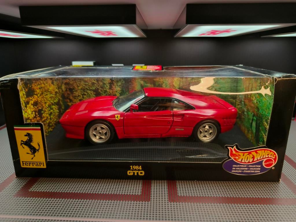 Voiture 1/24 Maquette Nissan Fairlady 240 ZG 1972 Rouge – échelle 1:18 – Ottomobile – Neuve Femme Statuette