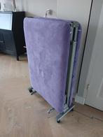 Inklapbaar logeerbed - paars, in goede staat, Ophalen of Verzenden