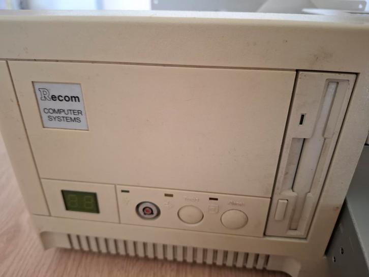 Vintage Recom Windows XP desktop, Computers en Software, Vintage Computers, Ophalen