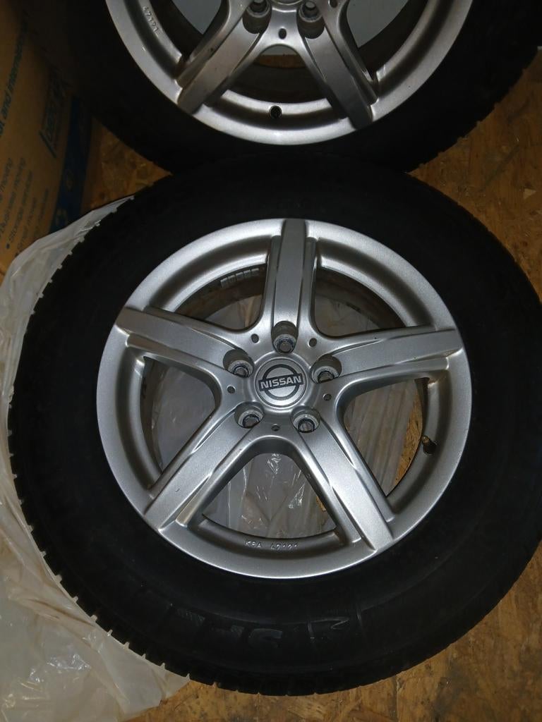 Nissan velgen met winterbanden - 16 inch, Auto-onderdelen, Banden en Velgen, Gebruikt, 16 inch, Banden en Velgen, Personenwagen