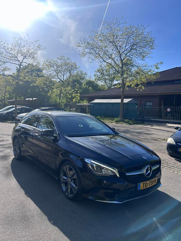 Mercedes-Benz CLA 1.6 Cla180 90KW Sh.br. 7G-DCT 2018 Zwart, Auto's, Mercedes-Benz, CLA, 730 kg, 4 cilinders, 5 stoelen