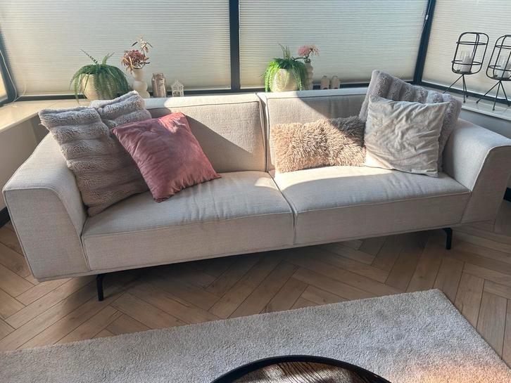 3-zits bank Sofia + hocker - Prummel Meubelen, Huis en Inrichting, Banken | Sofa's en Chaises Longues, Gebruikt, Driepersoons