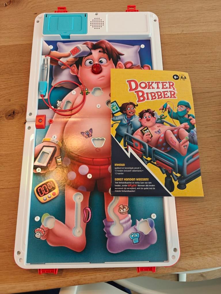 Dokter Bibber spel in handige koffer - 1x gebruikt, Ophalen of Verzenden, Zo goed als nieuw, Een of twee spelers, Hasbro