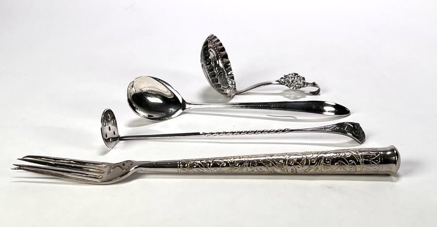 1363. Zilveren en verzilverd tafelzilver, 1880–1920, Ophalen of Verzenden