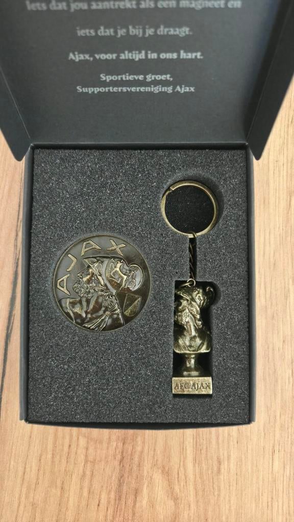 Ajax 125 Jaar Jubileum Magneet & Sleutelhanger Se, Verzenden