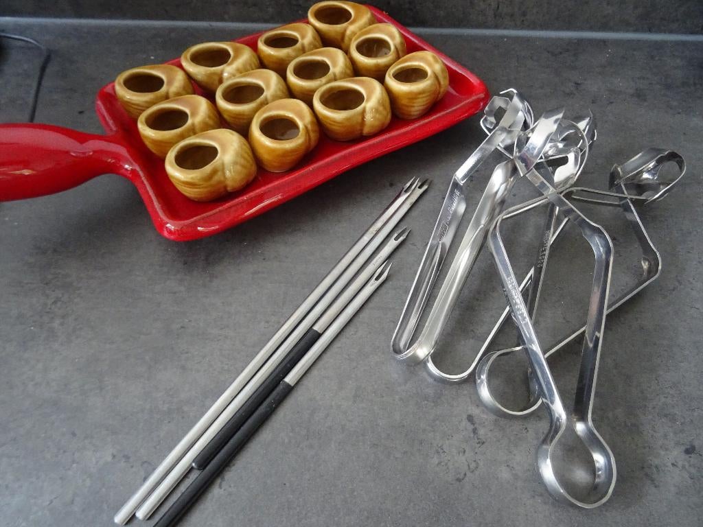 Escargot schaal slakkenpotjes ovenvast slakkentangen tang, Ophalen of Verzenden, Zo goed als nieuw