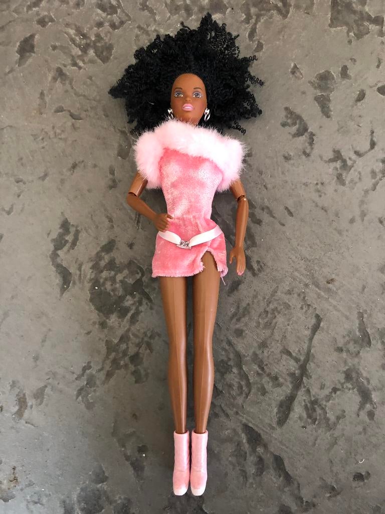 Negroide  fashionistas  kroeshaar barbie mattel 1990, Ophalen of Verzenden, Zo goed als nieuw, Fashion Doll