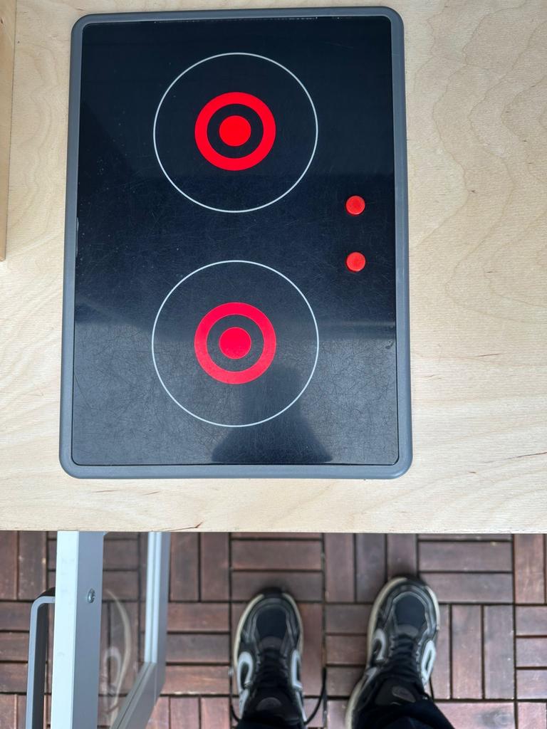 IKEA DUKTIG Speelgoedkeuken met kookplaat en magnetron, Ophalen of Verzenden, Gebruikt, Hout, Speelkeuken