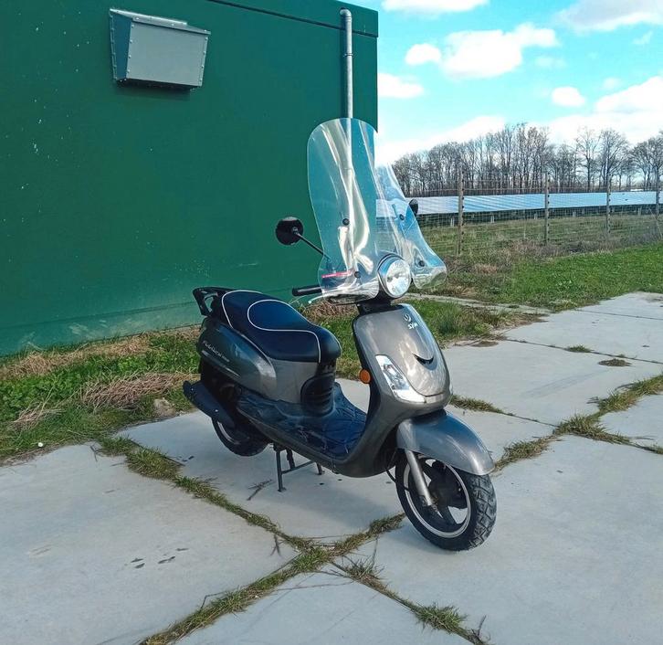 ¥¥¥ Aangeboden zeer nette goed onderhouden Sym Fiddle 2 ¥¥¥, Fietsen en Brommers, Scooters | SYM, Zo goed als nieuw, Fiddle, Benzine