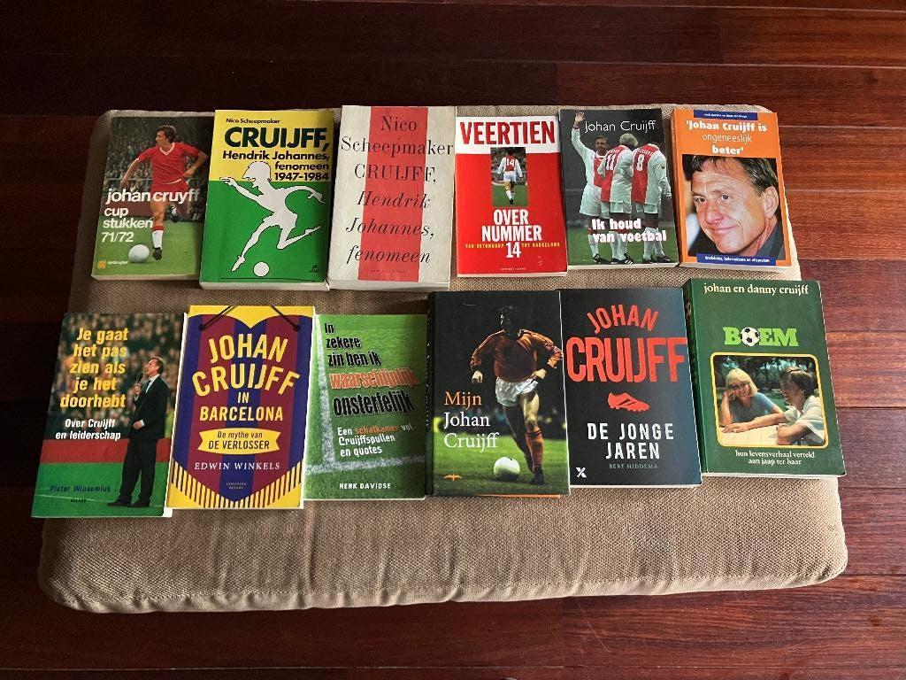 26 Johan Cruijff boeken, Ophalen of Verzenden, Zo goed als nieuw, Balsport