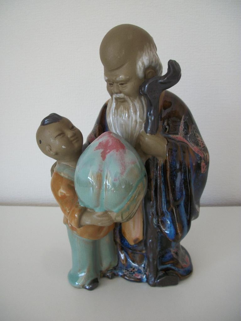 Chinese Monnik met Kind - 12 x 11 x 19 cm hoog - zgan, Verzamelen, Beelden en Beeldjes, Ophalen of Verzenden