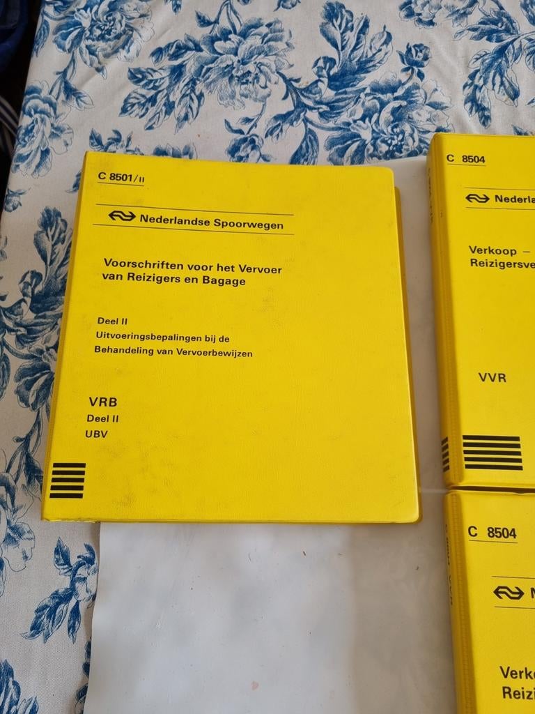 NS:  mappen reizigersvervoer/bagage en trein personeel, Verzamelen, Spoorwegen en Tramwegen, Ophalen of Verzenden, Zo goed als nieuw
