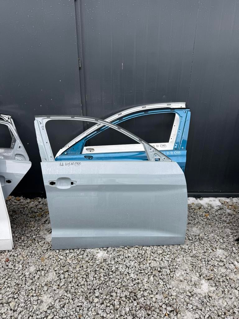 Audi A1 82 A Portier rechts voor, Ophalen of Verzenden