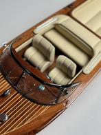 Riva Modelboot op standaard, Ophalen of Verzenden, Zo goed als nieuw