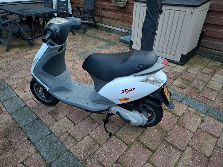 Piaggio Zip 70cc 2000, Fietsen en Brommers, Scooters | Piaggio, Zo goed als nieuw, Zip, Tweetakt, Ophalen