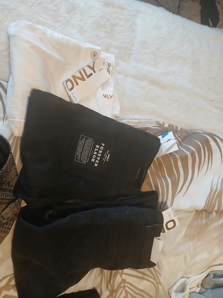 Nieuwe Only broeken en truitje, Kleding | Dames, Zwart, Nieuw, Ophalen of Verzenden, Maat 34 (XS) of kleiner