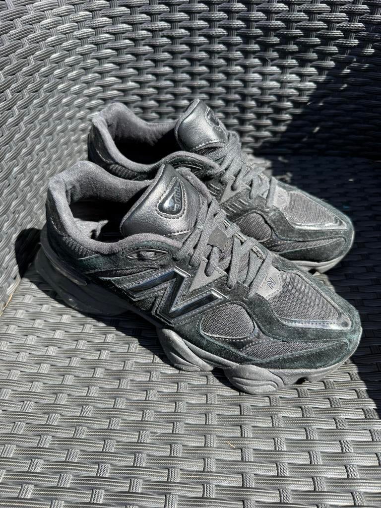 New Balance 9060 Zwart - Maat 42,5 - Super Staat, Ophalen of Verzenden, Zo goed als nieuw, Zwart, Sneakers of Gympen