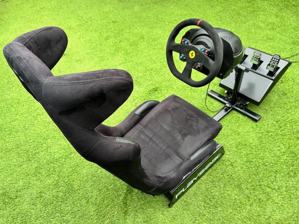 Playseat Evolution + Trustmaster Ferrari 599XX EVO stuur, Spelcomputers en Games, Spelcomputers | Sony PlayStation Consoles | Accessoires