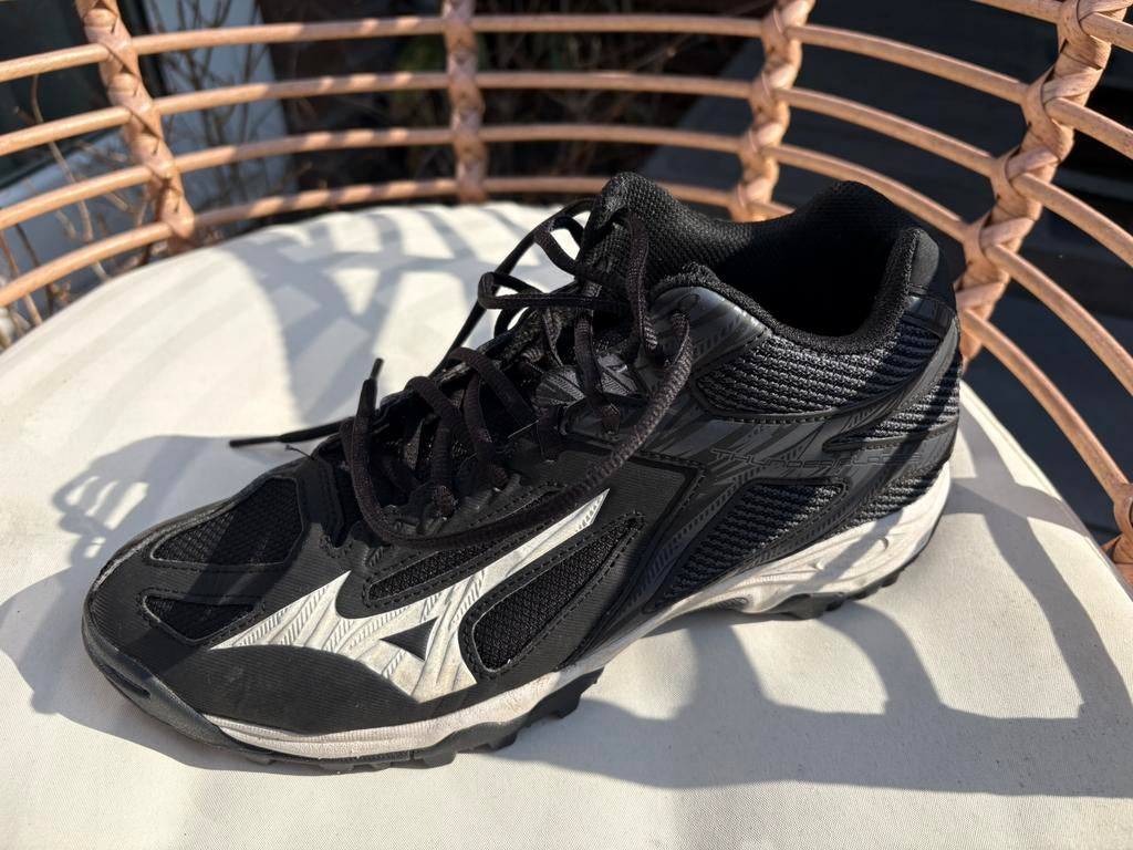 Mizuno korfbalschoenen/hockeyschoenen, Ophalen of Verzenden, Zo goed als nieuw, Schoenen