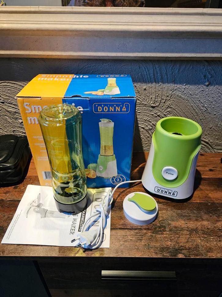 Donna Smoothie Maker - Compacte Blender met Pulsknop, Witgoed en Apparatuur, Blenders, Zo goed als nieuw, Blender to go, Ophalen of Verzenden
