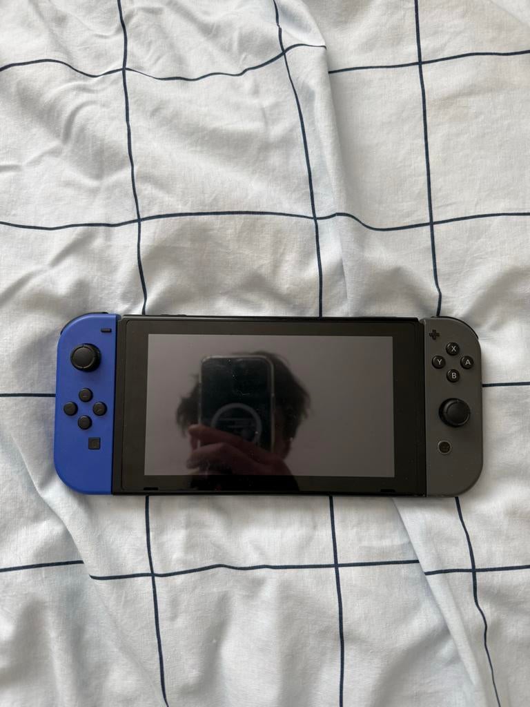 Nintendo Switch met dock, HDMI en grijze Joy-Con, Spelcomputers en Games, Ophalen of Verzenden, Gebruikt, Met 2 controllers, Switch Original