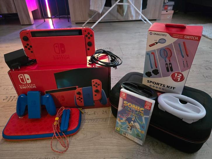 Switch Mario Red & Blue Edition, Spelcomputers en Games, Spelcomputers | Nintendo Switch, Zo goed als nieuw, Switch Original, Met 1 controller