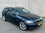 Zwarte BMW 3-Serie 318i E91 Touring 149PK Benzine/Apk/Navi!, Zwart, Origineel Nederlands, Grijs, 1405 kg
